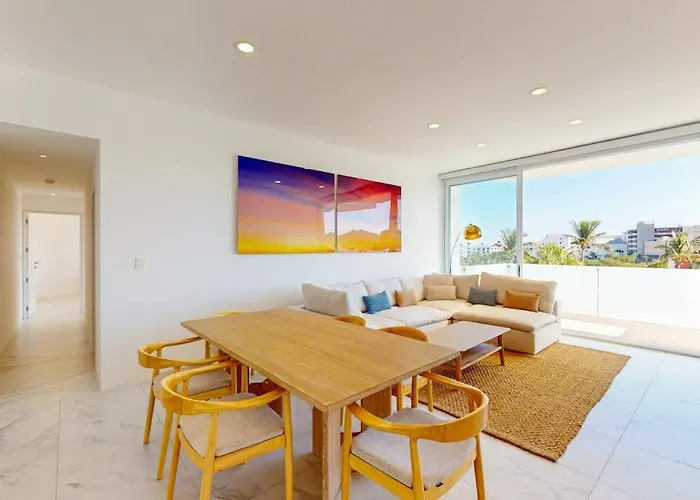 Ferienhaus Spacious With Private Washer/dryer, Views, And Shared Pool *