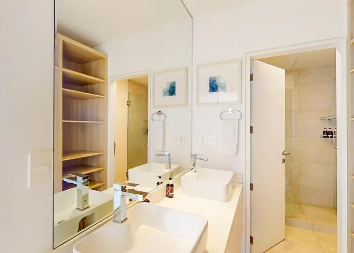 Spacious With Private Washer/dryer, Views, And Shared Pool Ferienhaus