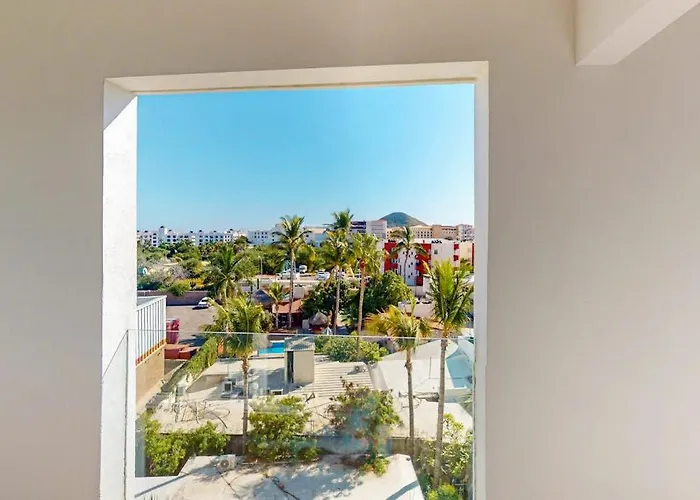 Ferienhaus Spacious With Private Washer/dryer, Views, And Shared Pool *